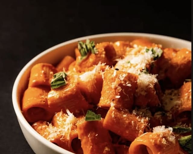 Half Tray Spicy Rigatoni.
